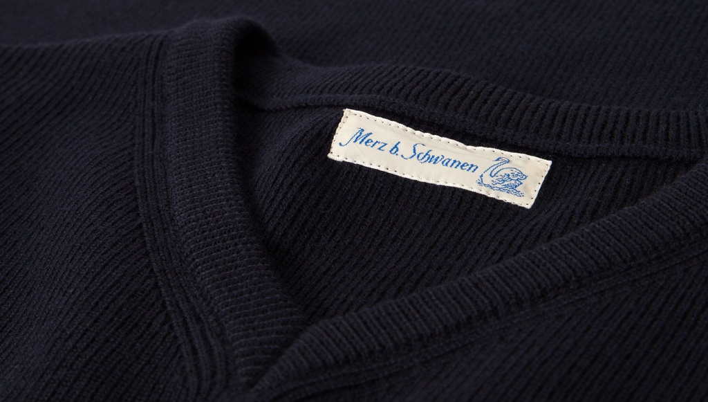 MBS_MW.CV_51_DARKNAVY_02_DN.jpg