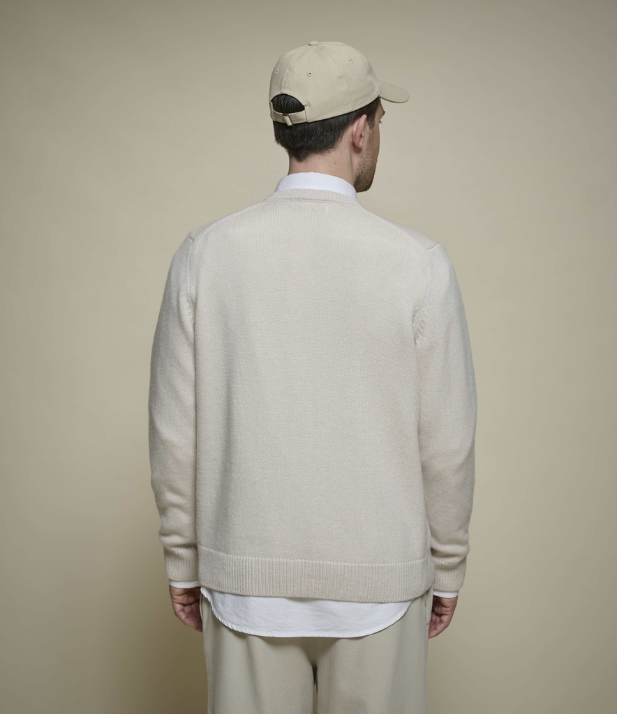 VNECK01MC.04.11.Alex.jpeg